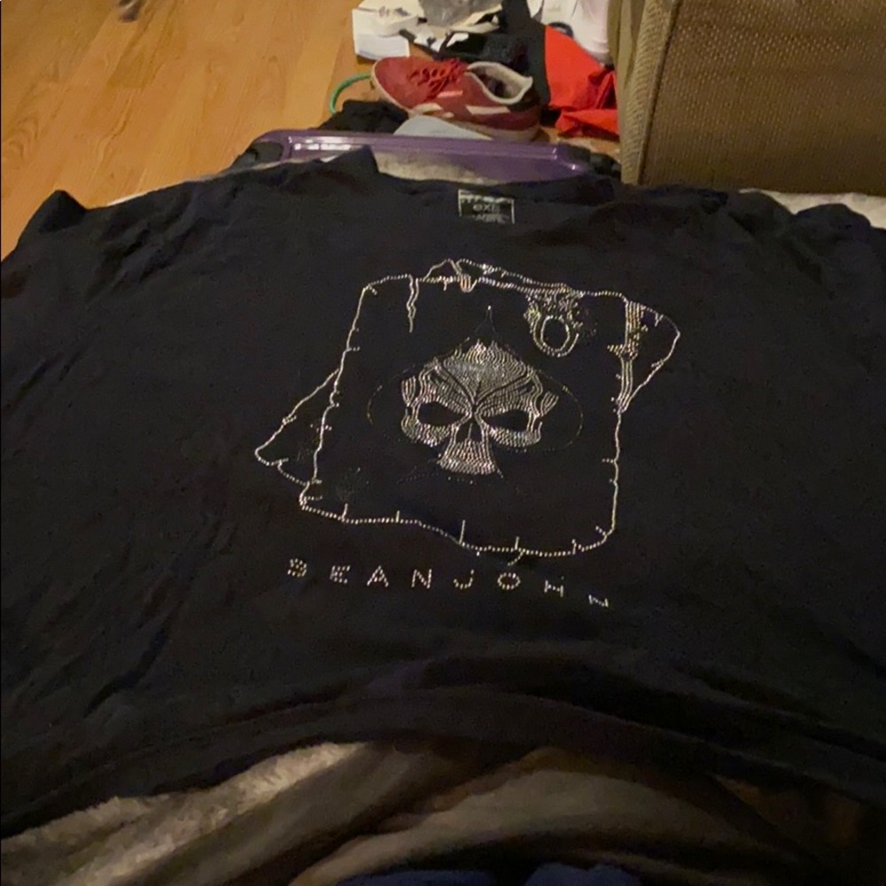 Black skull T-shirt